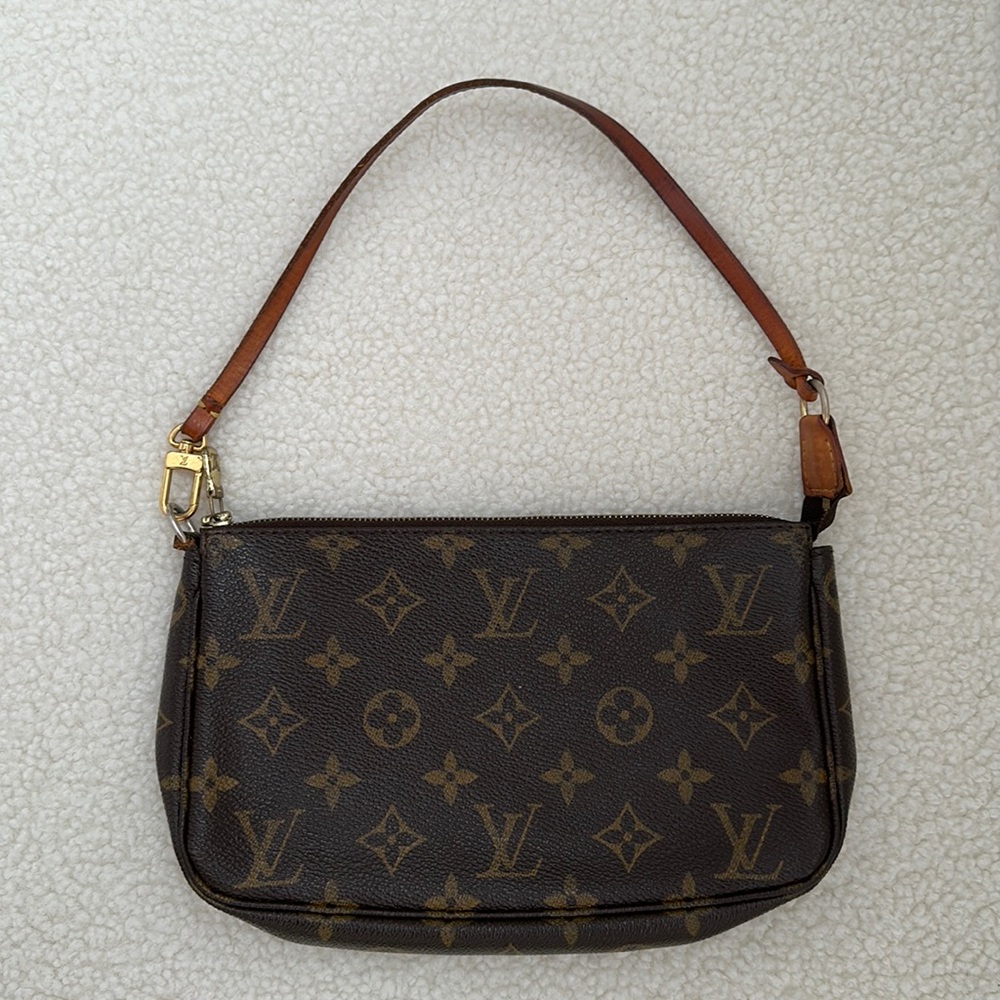 Louis Vuitton Pouchette